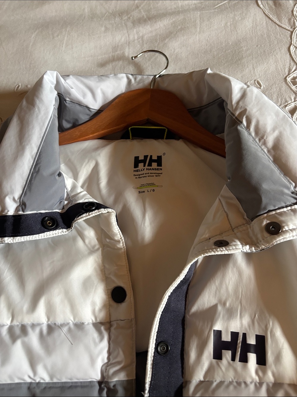 Helly Hansen White and Gray Women’s Puffer Jacket with HH Logo